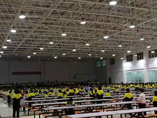 黎陽雙語學校餐廳網架封閉工程