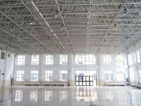 黎陽雙語學校餐廳網架封閉工程