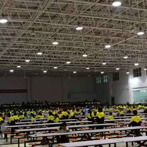 黎陽雙語學校餐廳網架封閉工程