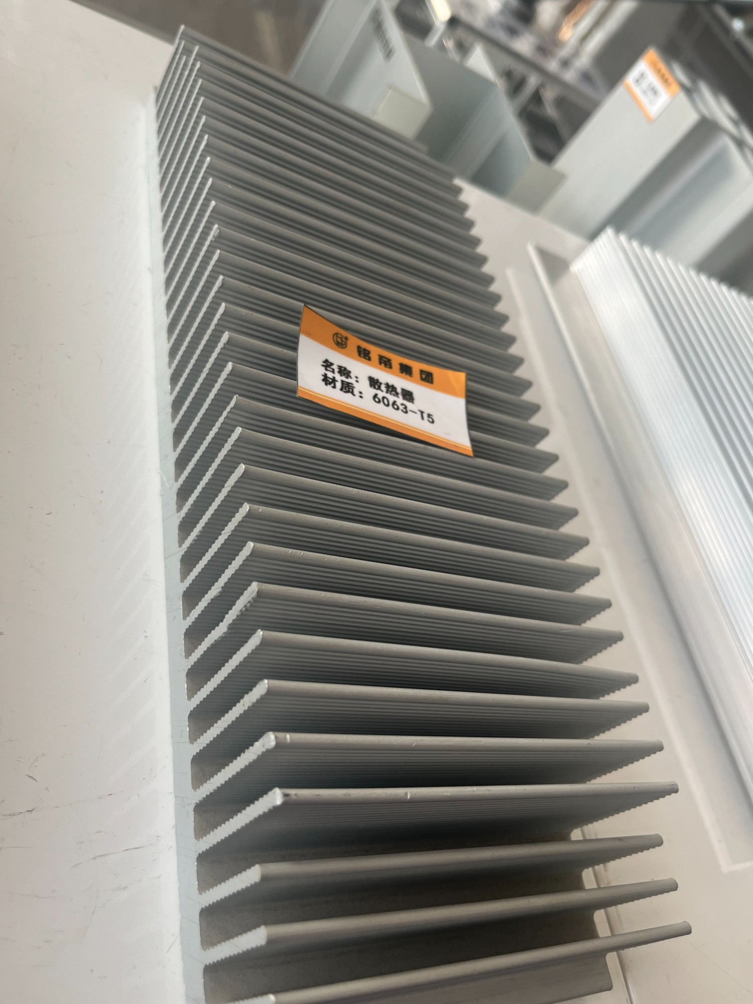 工業材散熱器